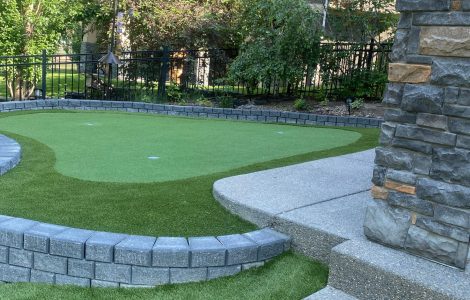 backyard_raised_putting_green
